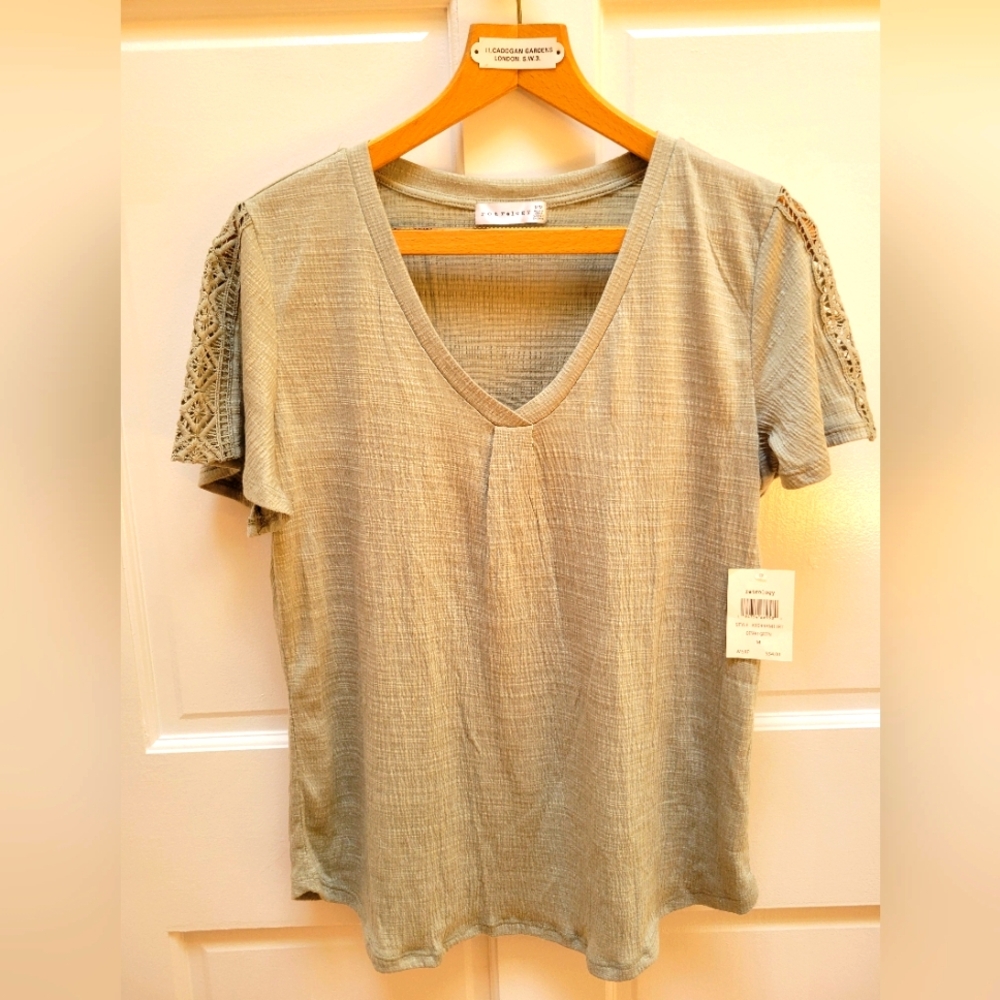 RETROLOGY Top With Lace Sleeves Trim NWT